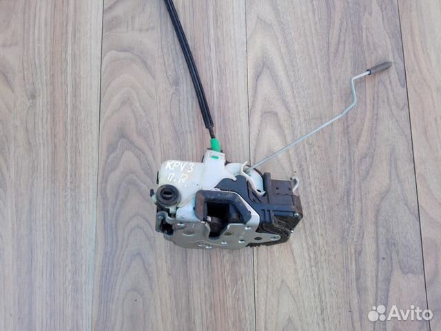 Замок двери передний правый Chevrolet Cruze