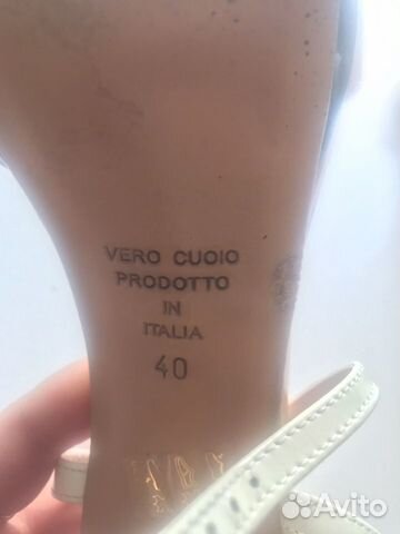 Босоножки на каблуке