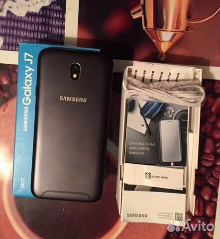 Телефон Samsung Galaxy J7 2017 Телефон Samsung Galaxy J7 2017
