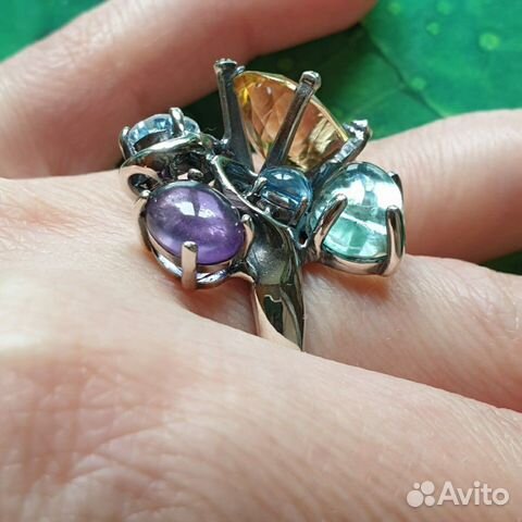 Серебряное кольцо с натуральными камнями Серебряное кольцо с натуральными камнями