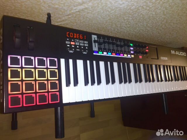 Midi клавиатура M-audio code 61 Black Midi клавиатура M-audio code 61 Black