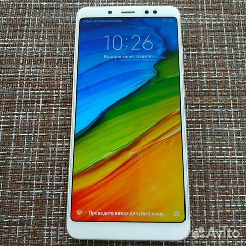 Телефон Xiaomi Redmi Note 5