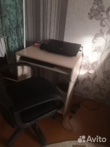 Офисный стул и стол компьютерный