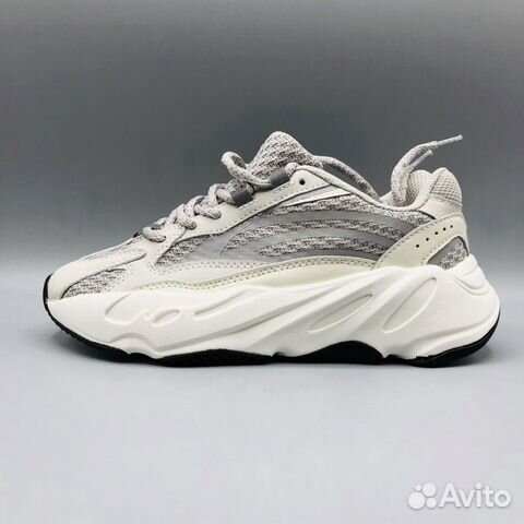 Кроссовки Adidas Yeezy Boost 700 серые Кроссовки Adidas Yeezy Boost 700 серые