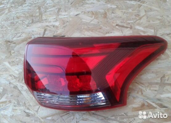 Mitsubishi Outlander 3 фонарь задний правый