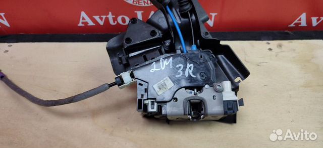 Замок двери задний правый Mercedes W204 W204 C200