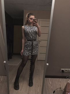 Бело-синее платье с узорами