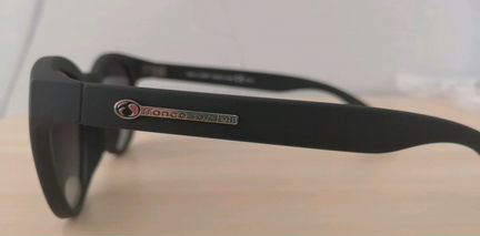 Солнцезащитные очки, привезенные из Италии