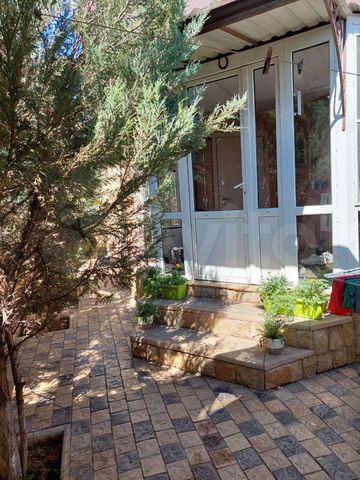 Коттедж 188 м² на участке 3 сот.