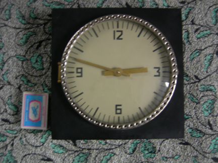 Часы эма 1992 год заводятся тикают но не долго