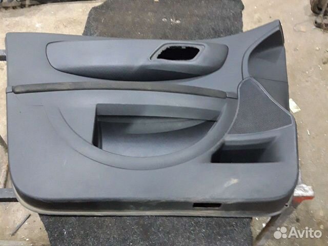 Обшивка передней левой двери Ситроен с4