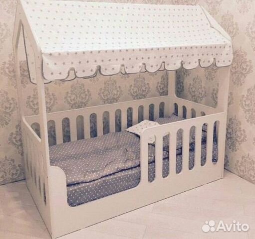 Кровать домик