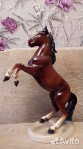 Статуэтка фарфоровая Лошадь