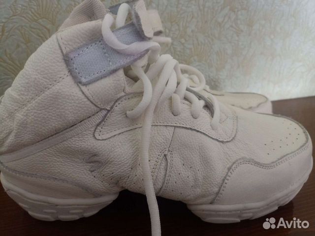 Кроссовки для танцев, фитнеса