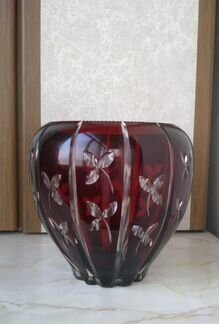 Ваза хрустальная (рубин) в виде чаши, 50-е годы