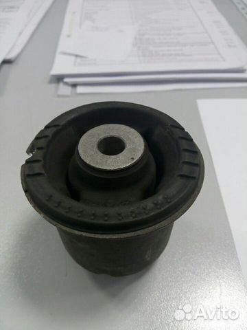 Сайлентблок задней балки 551600U000