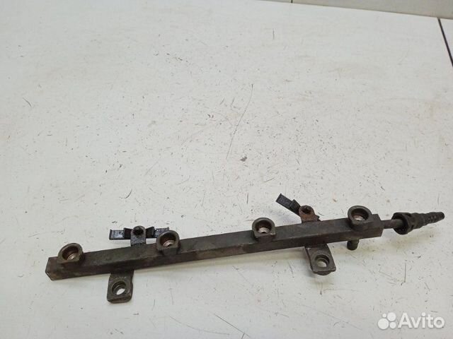 Рейка топливная (рампа) Kia Sephia 1.5 1999