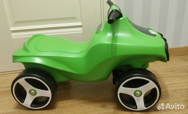 Машинка толокар brumee