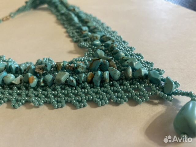 Колье из бисера и бирюзы