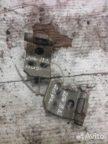 Петля двери передней левой Пежо 206