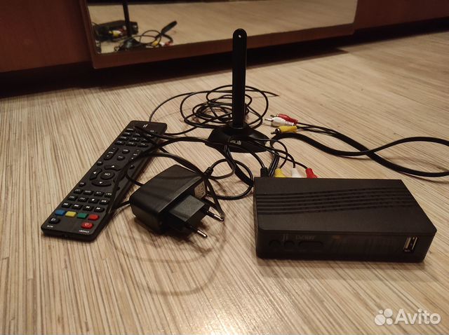 Цифровой телевизионный приемник DVB-T2 JT2-2702