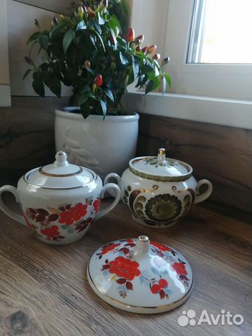 Сахарница Красный фарфорист Полонное