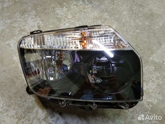 Правая фара Рено Дастер