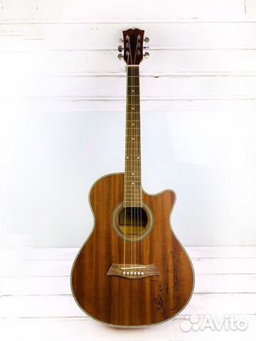 Гитара с автографом А. Розенбаума