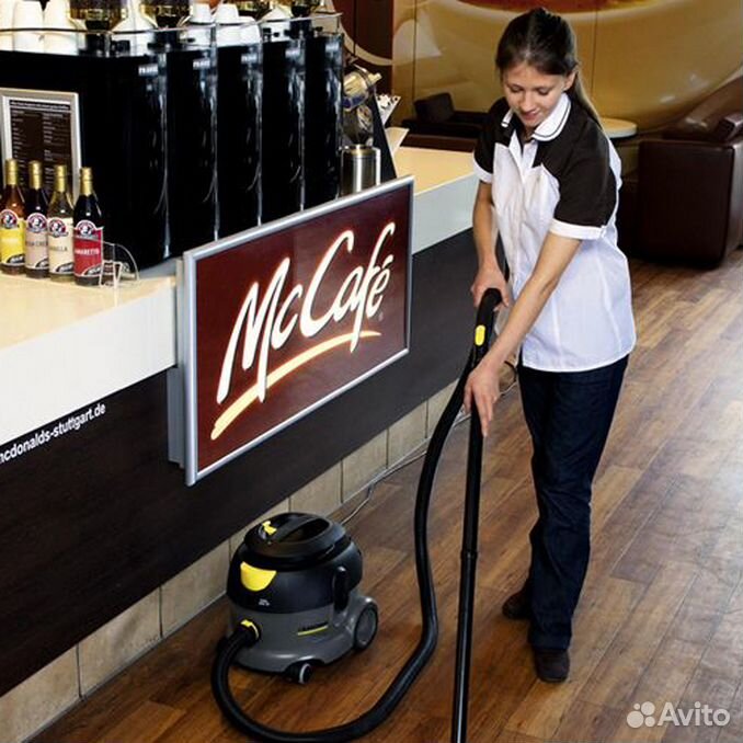 Требуется уборщица в кафе. Посудомойщик в ресторане. Уборщица кафе рестораны работа. Уборщица кафе рестораны работа. Уборщица кафе рестораны работа.