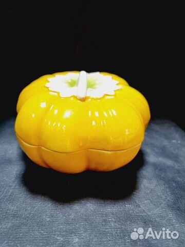 Фарфоровая шкатулка (масленка) помидор СССР дфз Ве