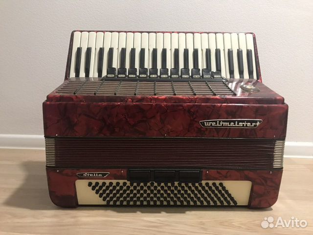 Аккордеон Weltmeister Stella концертный, 4/4