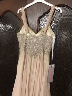 Платье jovani украшенно кристалами. Размер 4 Амери