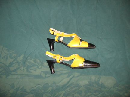 Элегантные кожаные туфли