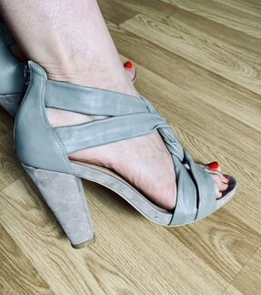 Босоножки кожаные