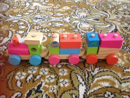 Развивающая игрушка поезд
