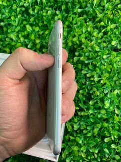 Белоснежный iPhone 8 64gb ростест Аккум 100 идеал