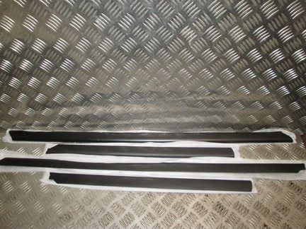 Молдинг Ауди A4 8D комплект двери нижние