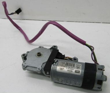 Моторчик люка Mercedes S W221 A2218202042