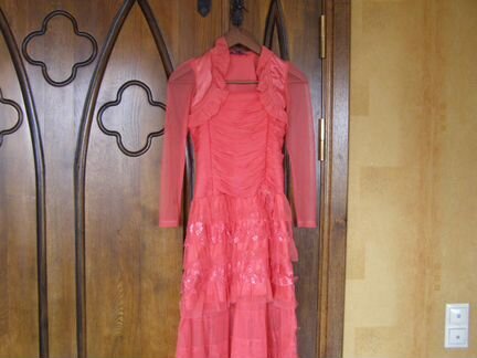 Платья р.140, р.146 (на выпускной, на праздники)