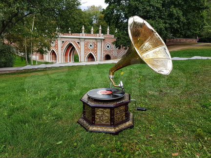 Граммофон старинный