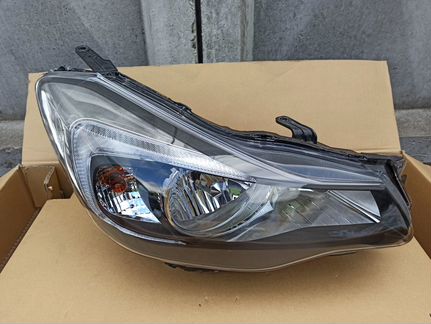 Фара правая ксенон Subaru XV 2013-2017 износ 10