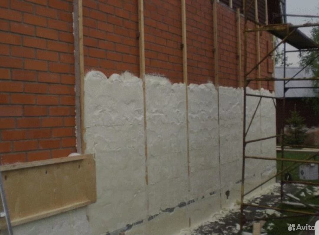 Заполнение пустот в стенах пеной