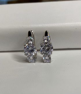 Серебряные серьги с цирконами