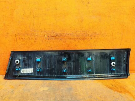 Молдинг двери задний правый Jeep Cherokee KL