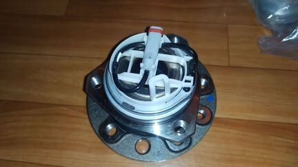 Opel zafira B 2008 ступица передняя