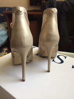 Босоножки Guess р.35