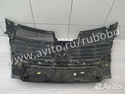 Решетка радиатора 3C0853651AF VW Passat (B6) 2005