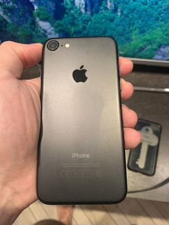 Телефон iPhone 7 black 128 gb