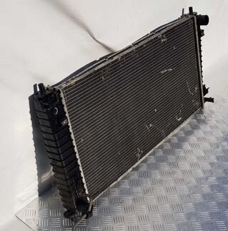 Радиатор двигателя Ford Expedition 2003-200 110309