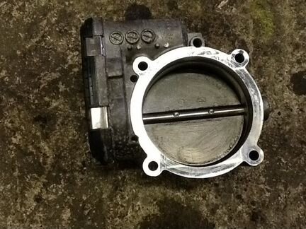 Дросельная заслонка на Ауди А6 4F A8 4.2 Touareg